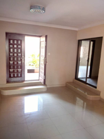 4-bedroom-houses-for-sale-in-woodlands-big-0