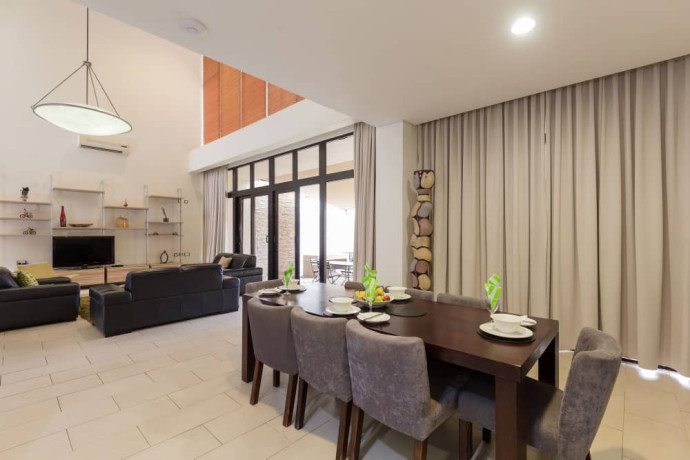 4-bedroom-houses-for-sale-in-roma-park-big-2