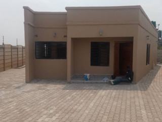 2-bedroom-house-for-sale-in-meanwood-chamba-valley