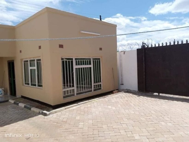 1-bedroom-flat-for-rent-in-chalala-big-6