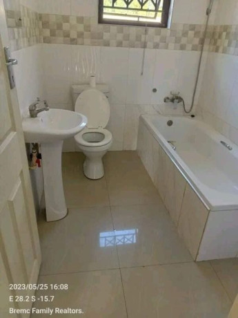 2-bedroom-flat-for-rent-in-chalala-big-2