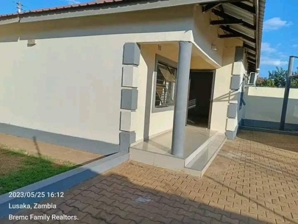 2-bedroom-flat-for-rent-in-chalala-big-3