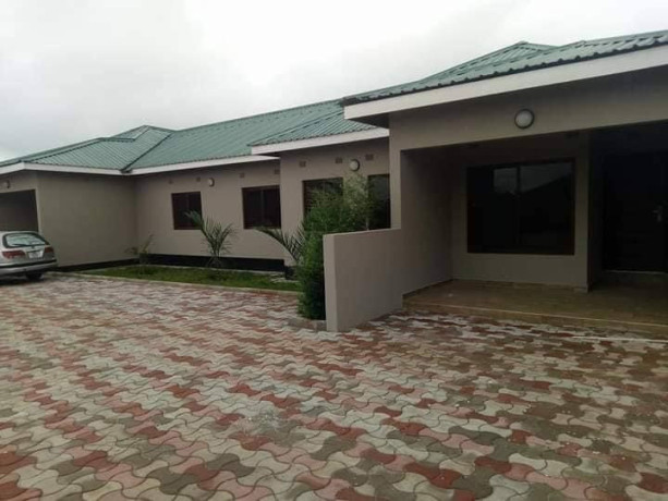 3-bedroom-flat-for-rent-in-chalala-big-2