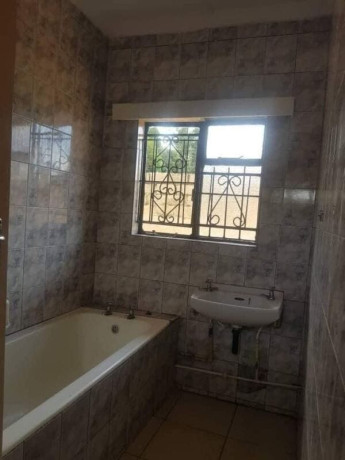 3-bedroom-house-for-rent-in-avondale-big-0