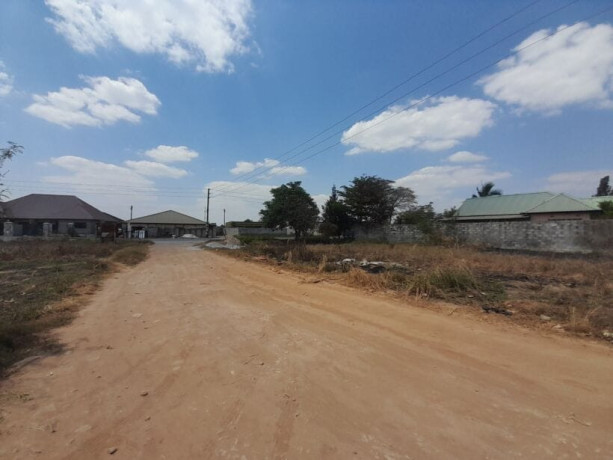 20m-by-30m-plot-for-sale-in-meanwood-big-0