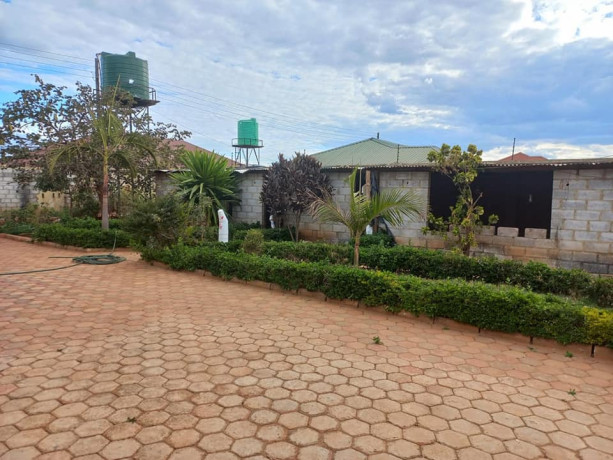 4-bedroom-house-for-sale-in-lilayi-big-5