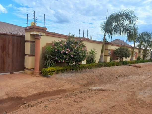 4-bedroom-house-for-sale-in-lilayi-big-0