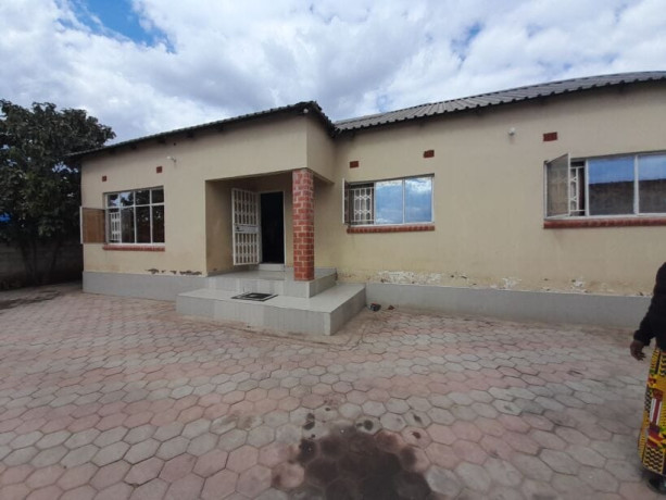 3-bedroom-house-for-sale-in-meanwood-kwamwena-big-2