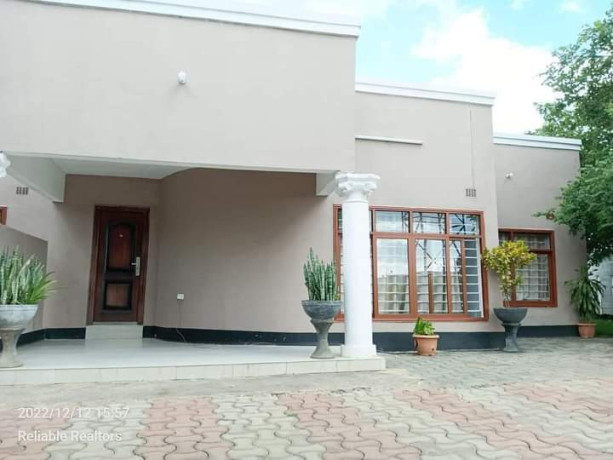 2-bedroom-flat-for-rent-in-chalala-big-2