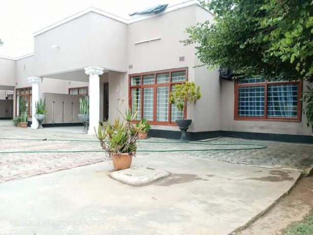 2-bedroom-flat-for-rent-in-chalala-big-7