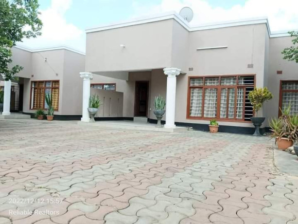 2-bedroom-flat-for-rent-in-chalala-big-1