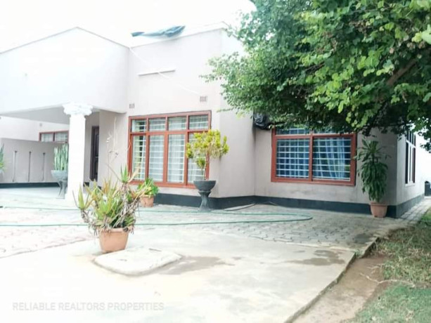 2-bedroom-flat-for-rent-in-chalala-big-4
