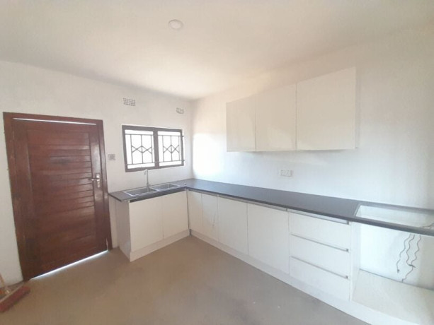 2-bedroom-house-for-sale-in-meanwood-big-7