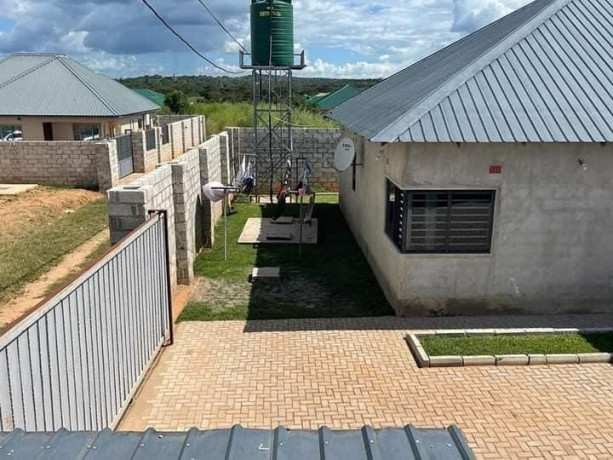 4-bedroom-house-for-sale-in-waterfalls-big-5