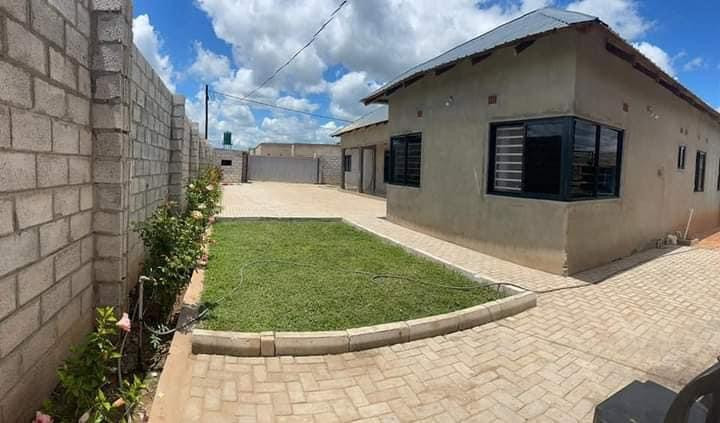 4-bedroom-house-for-sale-in-waterfalls-big-6