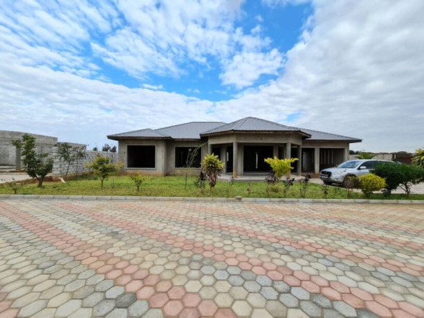 complex-of-9-free-standing-bungalows-in-makeni-big-4