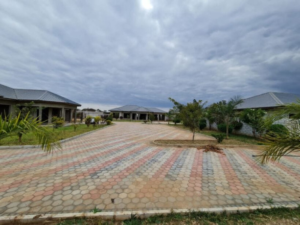 complex-of-9-free-standing-bungalows-in-makeni-big-6
