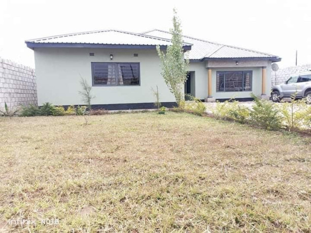 4-bedroom-house-for-sale-in-chalala-big-3