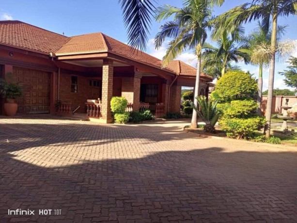 4-bedroom-house-for-sale-in-woodlands-big-5