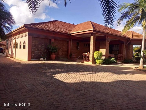 4-bedroom-house-for-sale-in-woodlands-big-4