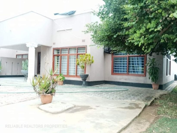 2-bedroom-flat-for-rent-in-chalala-big-4