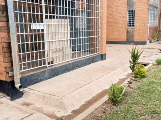 3-bedroom-flat-for-sale-in-rhodespark