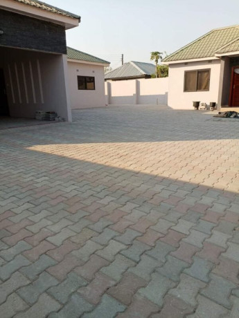 3-bedroom-house-for-sale-in-meanwood-kwamwena-big-1