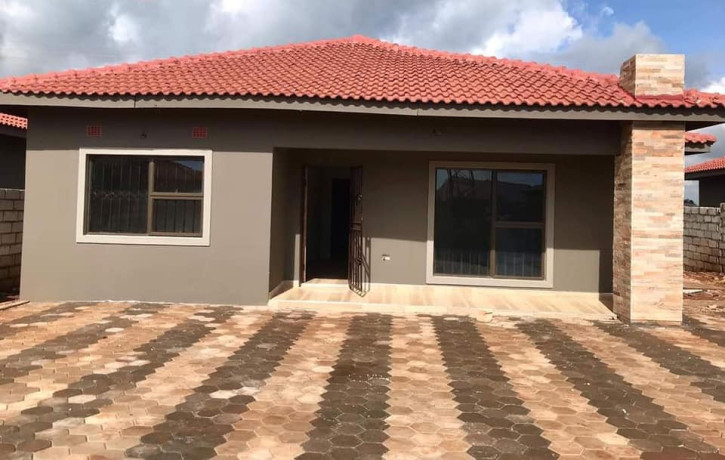 3-bedroom-house-for-sale-in-lilayi-big-1