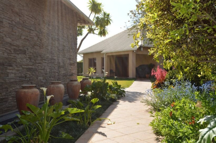 property-for-sale-in-lilayi-big-2