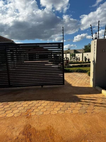 2-bedroom-flat-for-rent-in-lilayi-estate-big-1