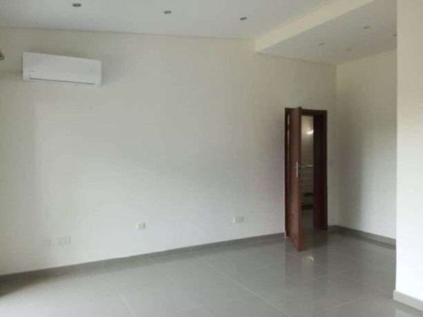 3-bedroom-flat-for-rent-in-kabulonga-big-4