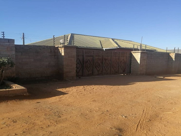 3-bedroom-house-for-sale-in-meanwood-chamba-valley-big-1