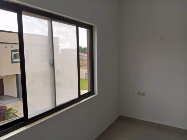 5-bedroom-flats-for-sale-in-lilayi-big-3