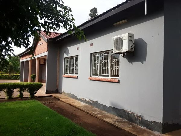 4-bedroom-house-for-rent-in-makeni-big-0