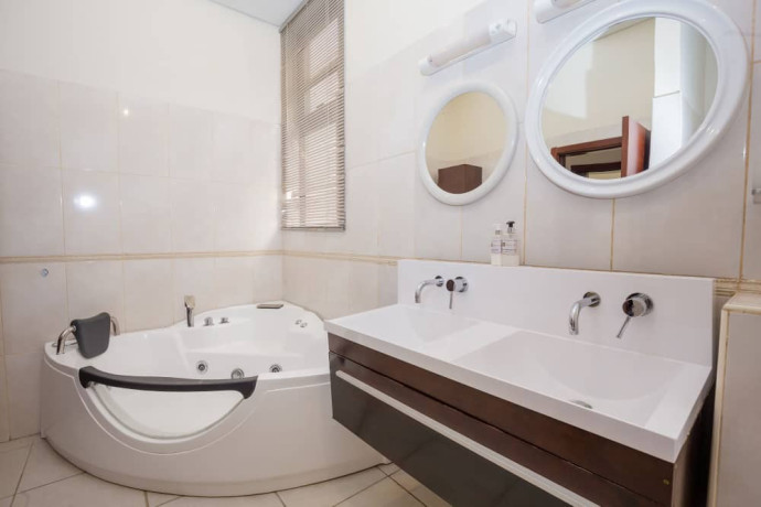 4-bedroom-apartments-for-sale-in-roma-big-5