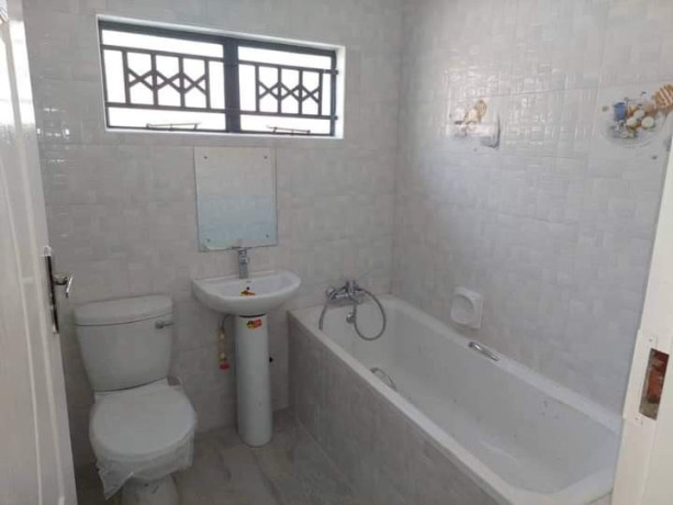 2-bedroom-flat-for-rent-in-chalala-big-7