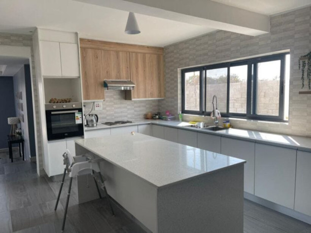 4-bedroom-house-for-sale-in-waterfalls-big-3