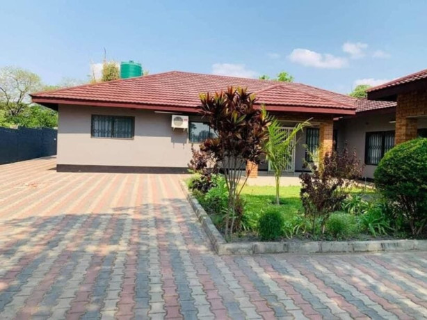 3-bedroom-flat-for-rent-in-roma-big-0