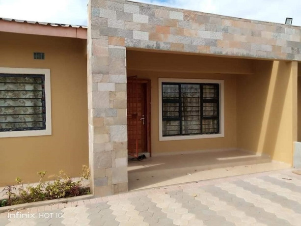 3-bedroom-flat-for-rent-in-chalala-big-5