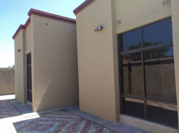 2-bedroom-flat-for-rent-in-ibex-meanwood-big-2