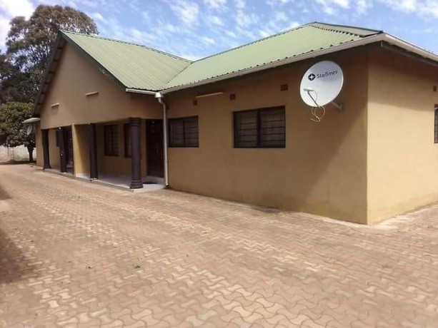 spacious-3-bedroom-flat-for-rent-in-libala-south-big-8