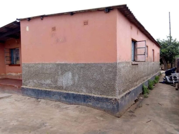 4-bedroom-house-for-sale-in-choma-big-1