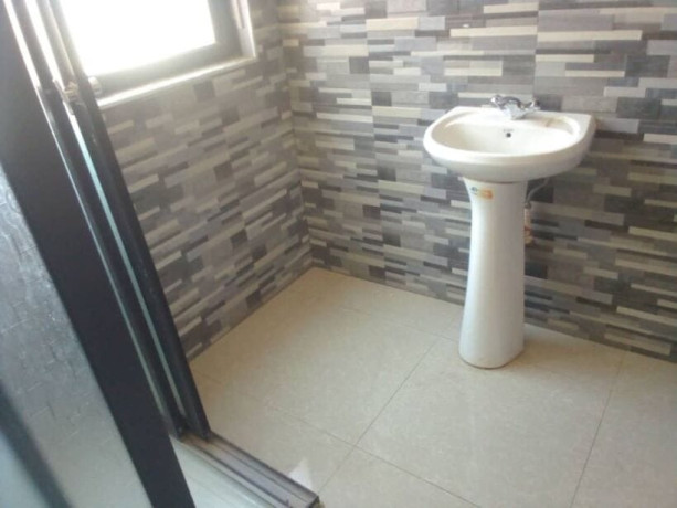 3-bedroom-flat-for-rent-in-makeni-big-8