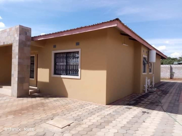3-bedroom-flat-for-rent-in-chalala-big-3