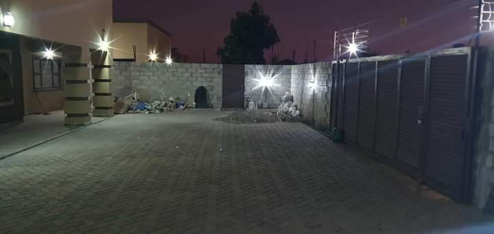 3-bedroom-flat-for-rent-in-chalala-big-4