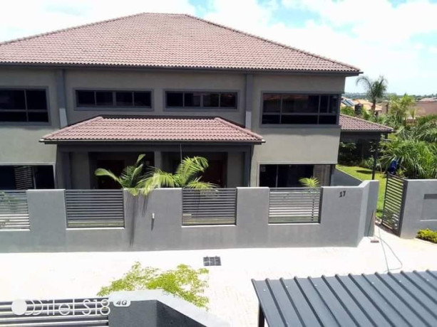 luxury-3-bedroom-apartment-for-rent-in-roma-park-big-4