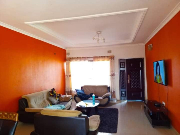 3-bedroom-flat-for-rent-in-chalala-big-3