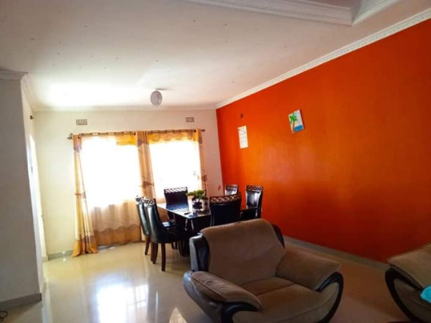 3-bedroom-flat-for-rent-in-chalala-big-4