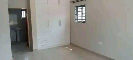 2-bedroom-flat-for-rent-in-meanwood-ibex-hill-big-4