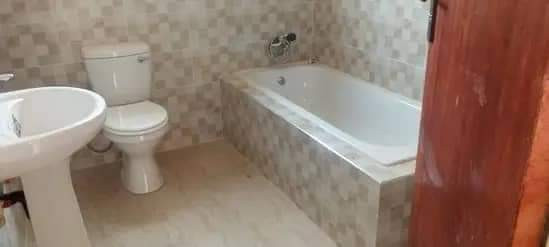 2-bedroom-flat-for-rent-in-meanwood-ibex-hill-big-7